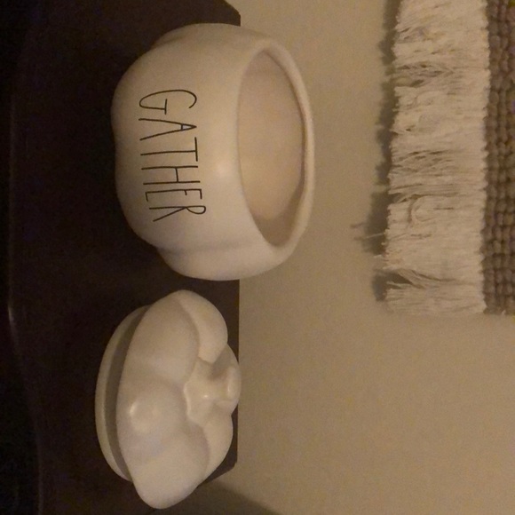 Rae Dunn Cookie/Candy Dish - Picture 4 of 4